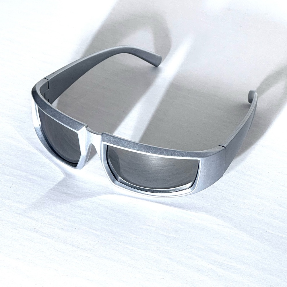 Grey Unisex women and men’s wraparounds sunglasses : Futuristic Frame